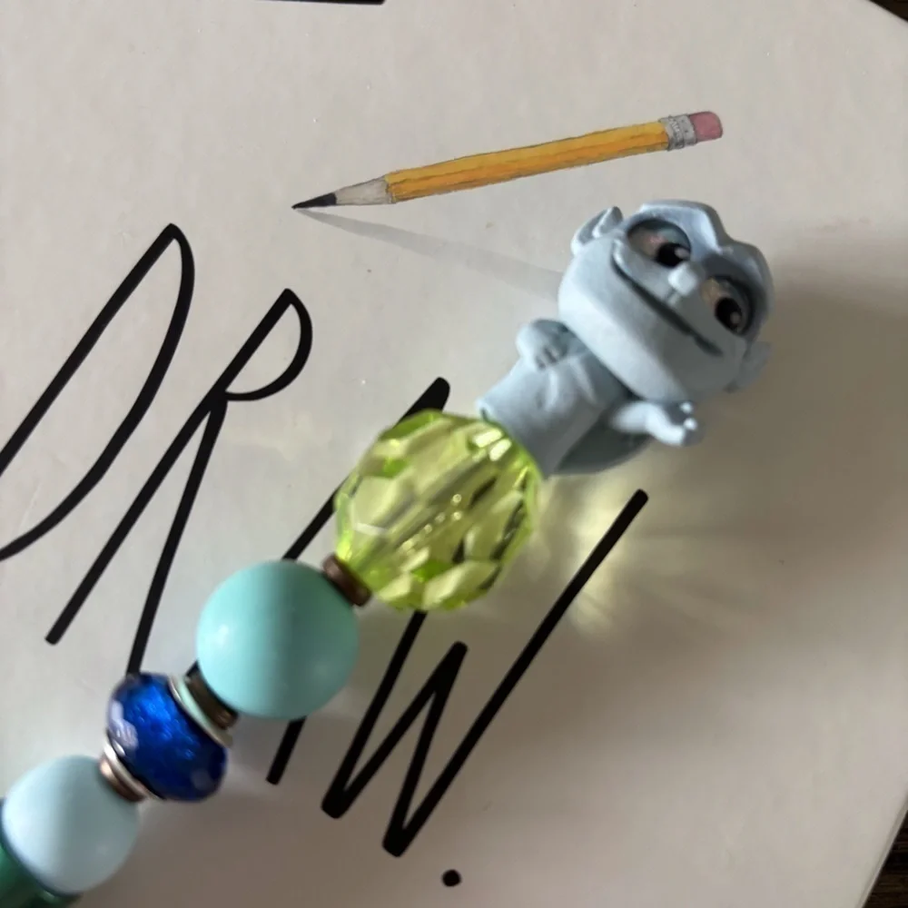 Disney Doorables: The Hunchback of Notre Dame: Victor handmade beaded pen